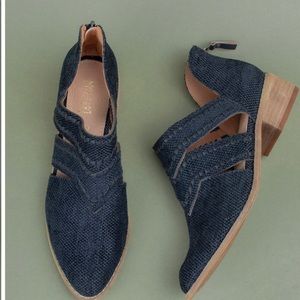 Mi.im - The Jacklyn Distressed Booties